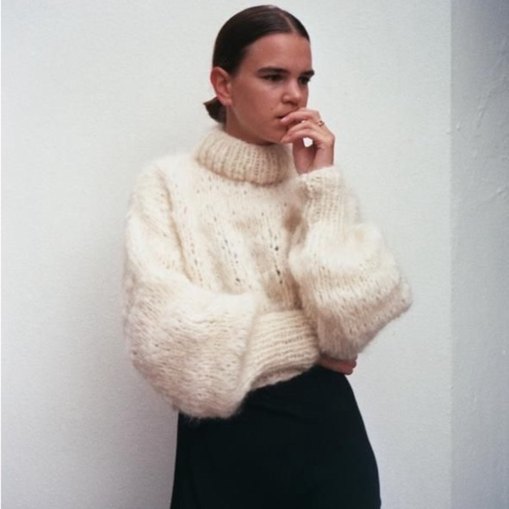 Frisson Knits White/Cream Sweater